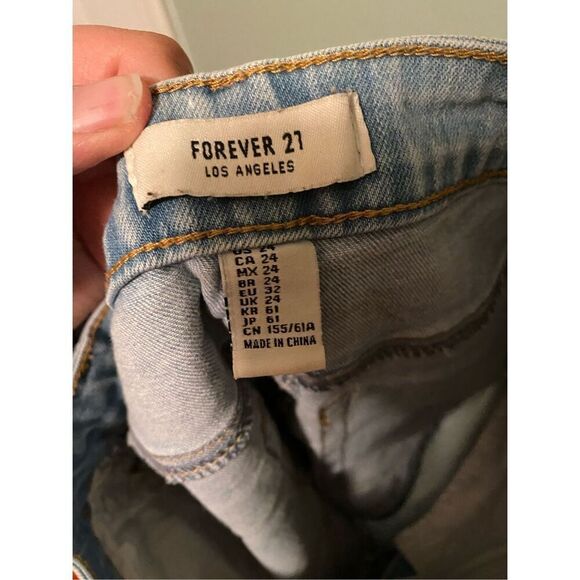 Forever 21 Light Wash Cheeky Booty Short Shorts Size 0/1 (24) - Picture 4 of 4